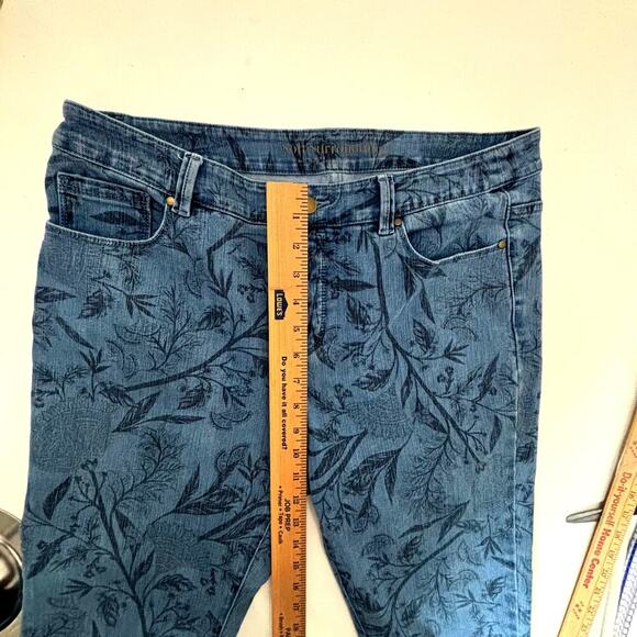 Soft Surroundings light wash Jeans Floral Leaf pattern PL Feminine Cottagecore - Picture 6 of 10